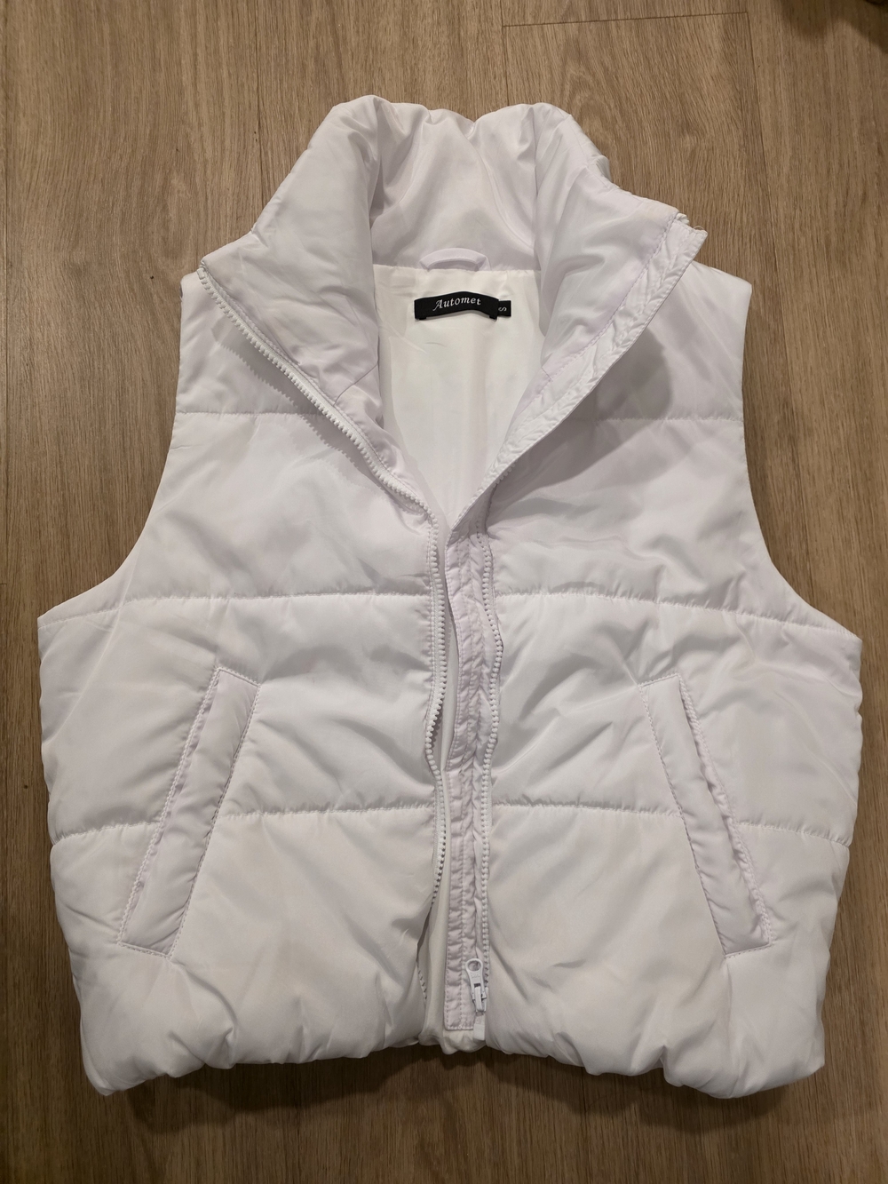 Aizome White Quilted Puffer Vest - Womens Sleeveless Jacket